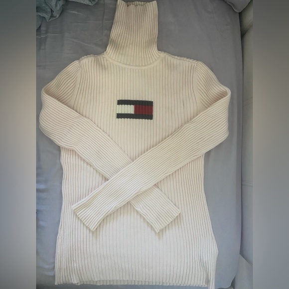 Sweater. - Picture 2 of 6